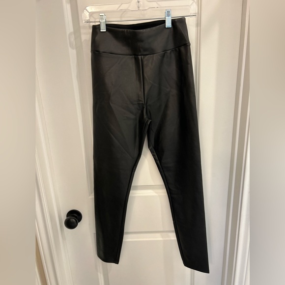 Abercrombie & Fitch Vegan Leather Leggings - Picture 3 of 6